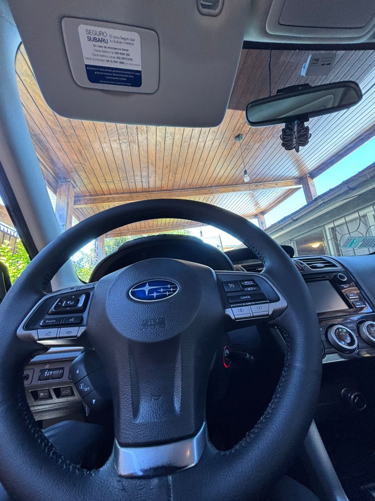 tapicero de volantes de autos tapiceros de volantes de coche en santiago monocromatico