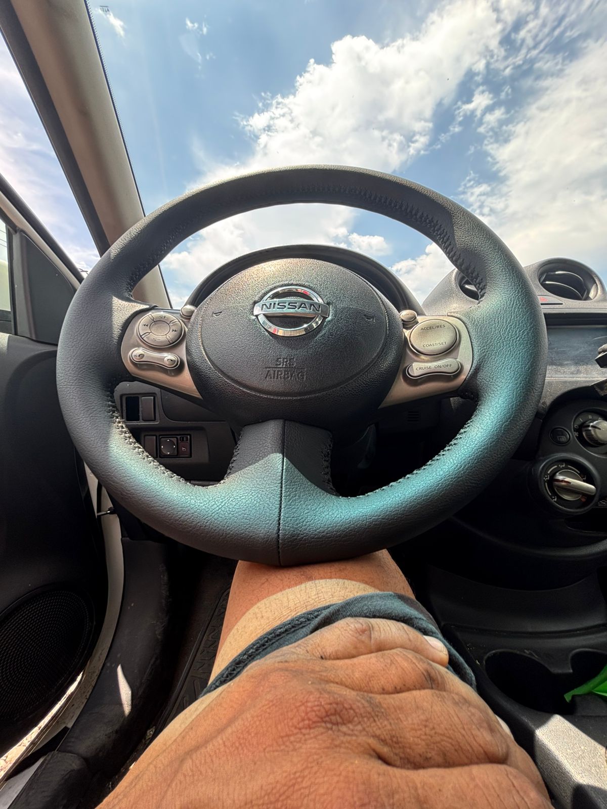 tapizado de volantes para autos tapiceria de volantes de autos en santiago monocromatico